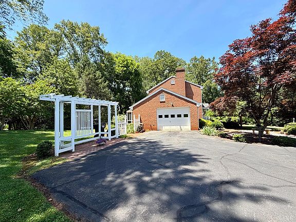 4th image of 113 River Ridge Rd