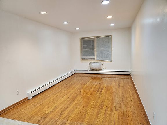 2nd image of 1700 Clintonville St