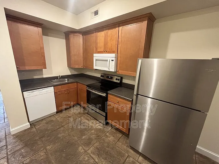 608 Albemarle St — Photo 6