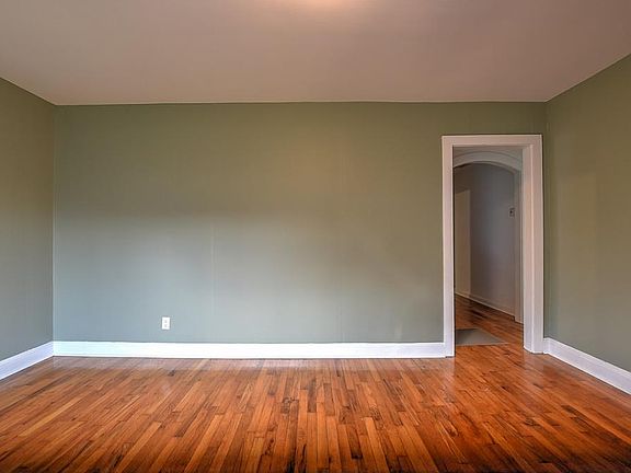 3rd image of 2153 Stadium Dr