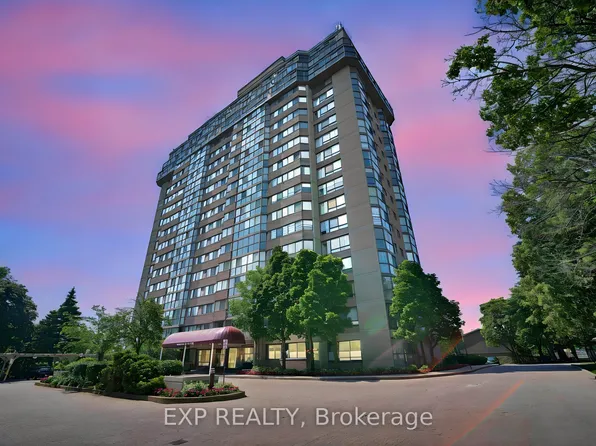 880 Dundas St W #307, Mississauga, ON L5C 4H3