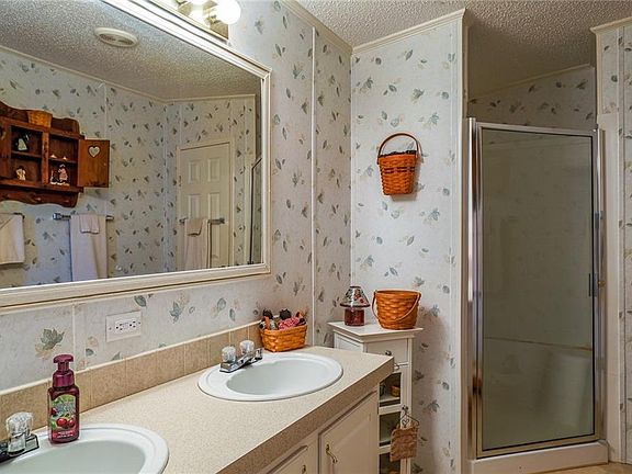 4th image of 11928 Salina Way