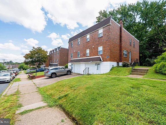 3rd image of 10753 Jeanes St