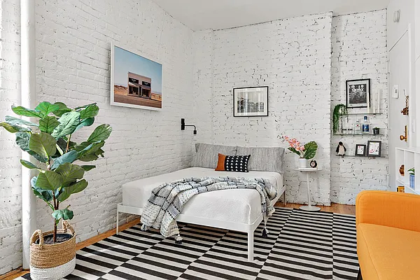 Sold by Compass | media 3