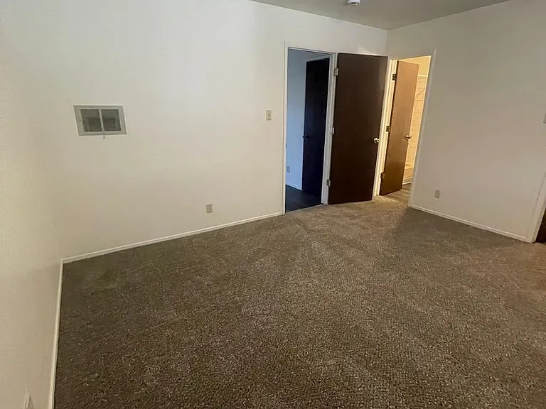 1415 N Virginia St — Photo 23