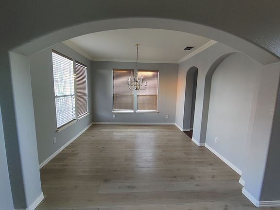 3rd image of 1427 Pegasus Dr