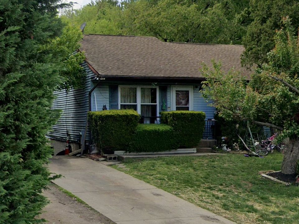 1st image of 210 Glenbrook Dr