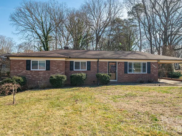 1966 13th St NE, Hickory, NC 28601