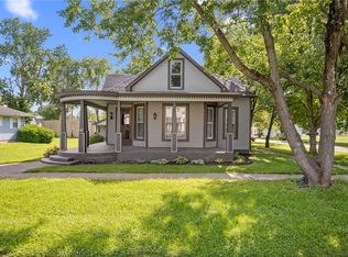 214 N 5th St, Marshall, IL 62441