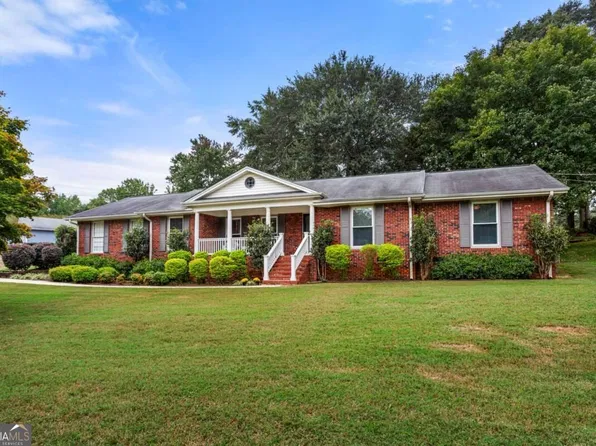 1749 Rangewood Dr, Lilburn, GA 30047