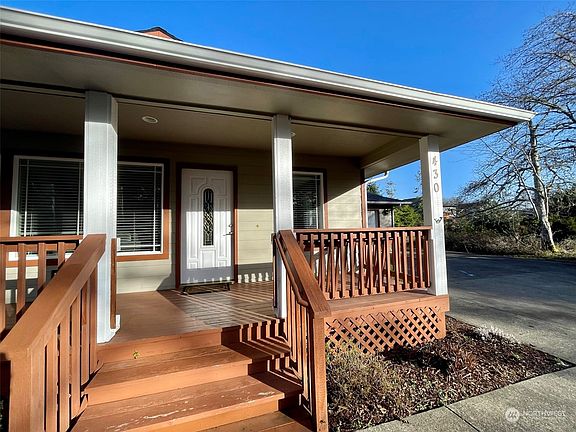 5th image of 430 Duck Lake Drive NE