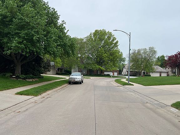 4th image of 1665 S 152nd St
