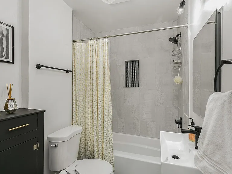 6162 E Burnside St — Photo 14