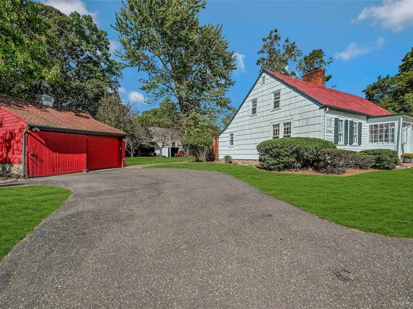 147 N Country Road, Mount Sinai, NY 11766