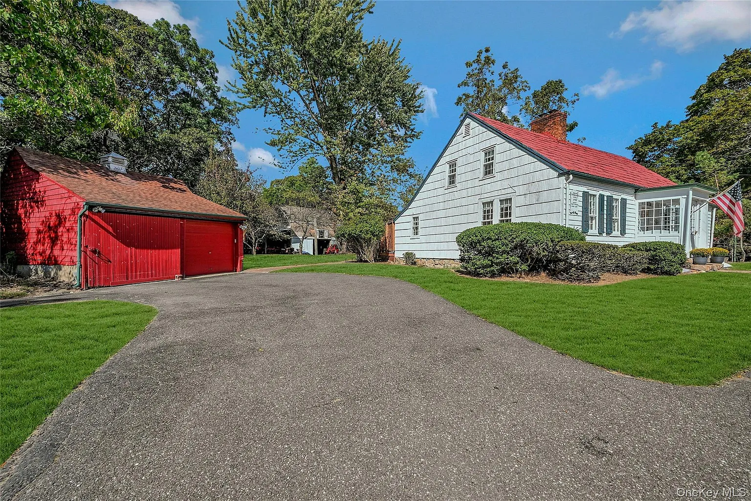 147 N Country Road photo 1