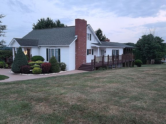 2nd image of 104 Vanessa Dr