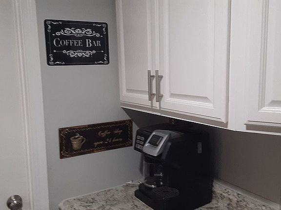 3rd image of 2389 Oakwood Dr