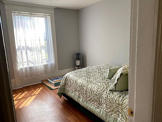 5th image of 187 W 135th St APT 3