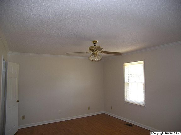 4th image of 104 McFarlen Dr