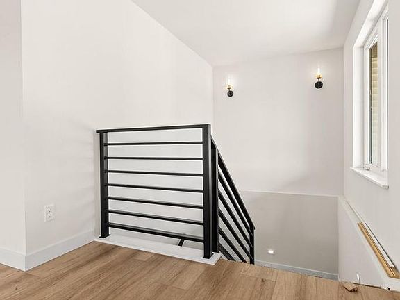 5th image of 1493 Iris STREET