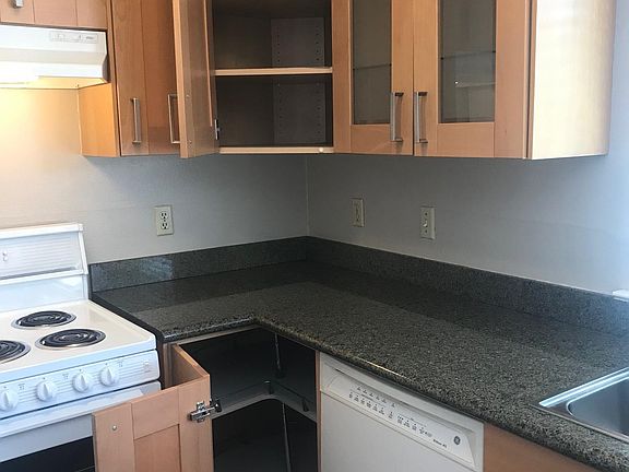 4th image of 8915 Salmon Falls Dr APT D