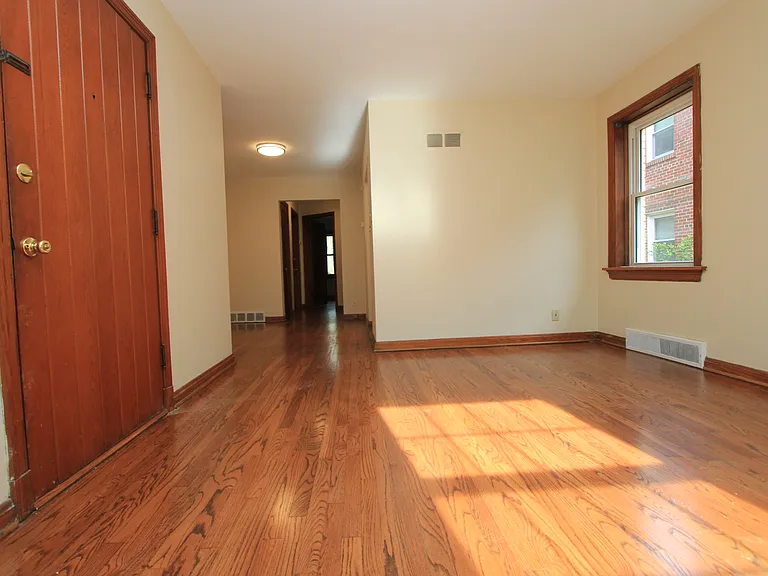 3615 Jamieson Ave #1N — Photo 6