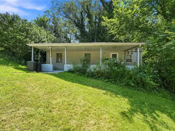 2521 Portland St, Grapeville, PA 15634