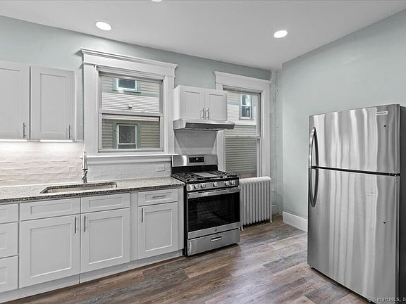 Apt 1 - newly renovated kitchen