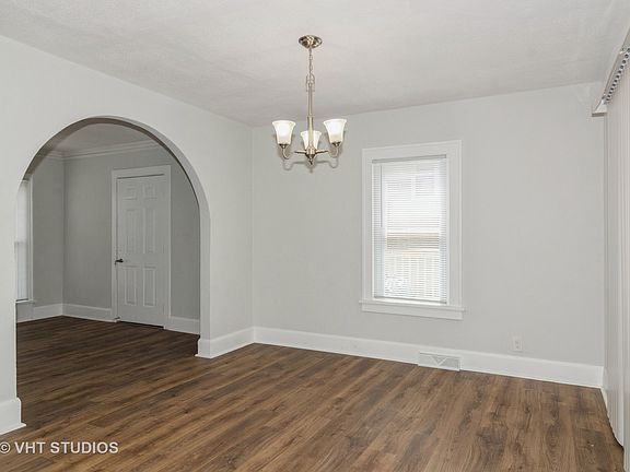 5th image of 1310 N Rockton Ave