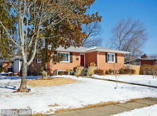 6126 Knollwood Dr, Falls Church, VA 22041