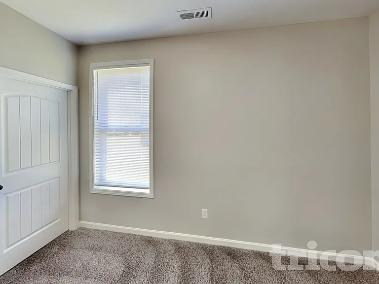 303 Gale Ct — Photo 12
