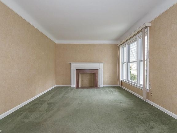 3rd image of 1677 Temple Ave