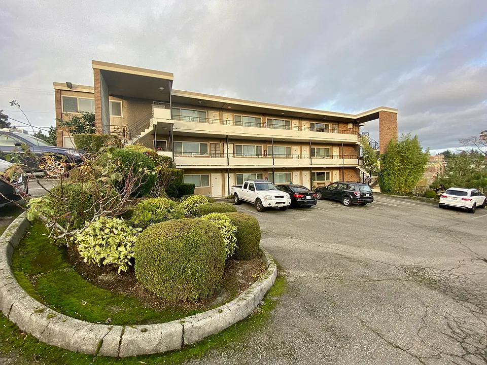 3938 Whitman Ave N #205