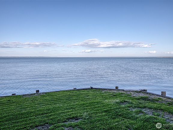 5th image of 841 Bay View Court SE