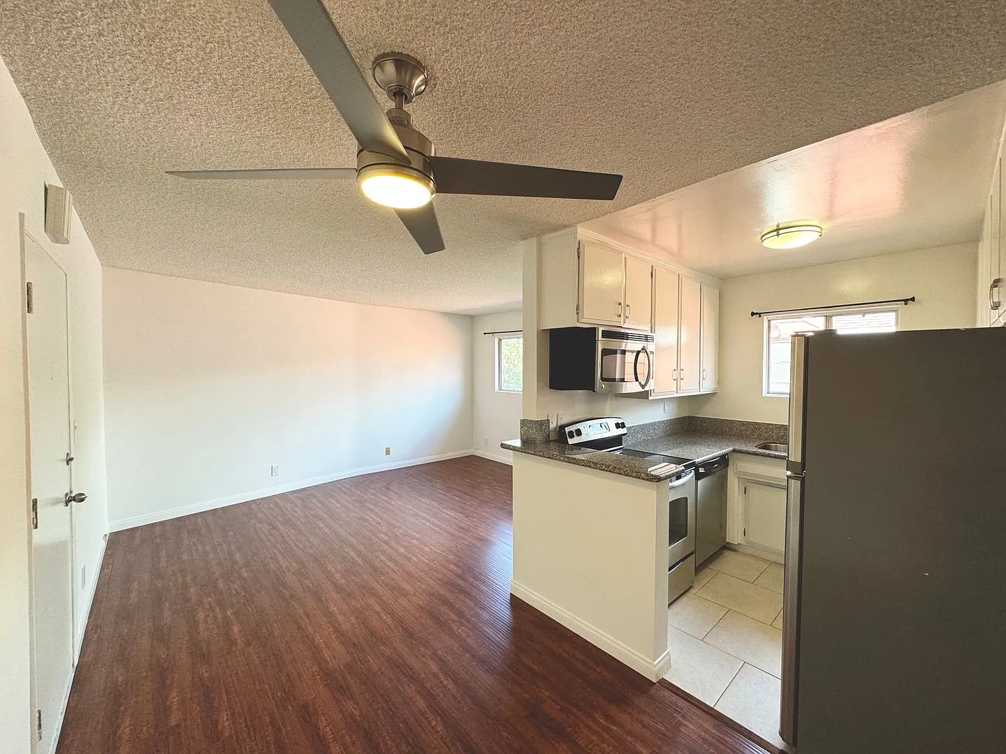 Experience Unmatched Comfort in Bentley Avenue — Photo 4