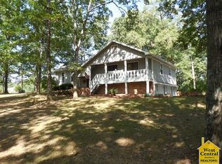935 NE 231st Rd, Clinton, MO 64735