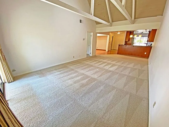 3 bed, 2.0 bath, 1700 sqft, $4,050 — Photo 3