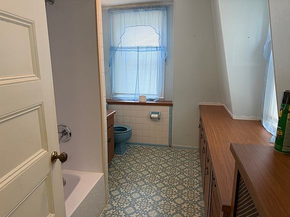 5th image of 48 Williams Ave