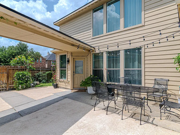 6219 Saint Rosalia Dr — Photo 43