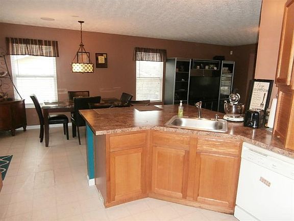5th image of 6589 Fayetta Dr