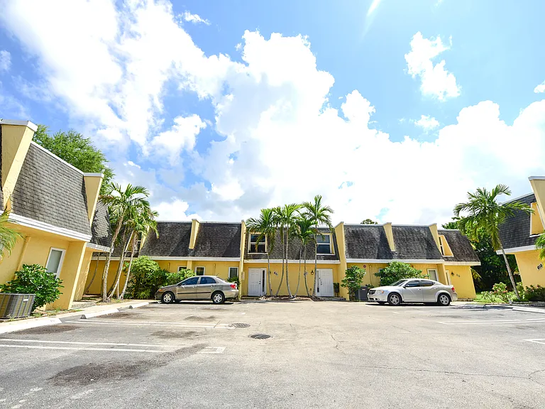 Pelican Pointe — Photo 21