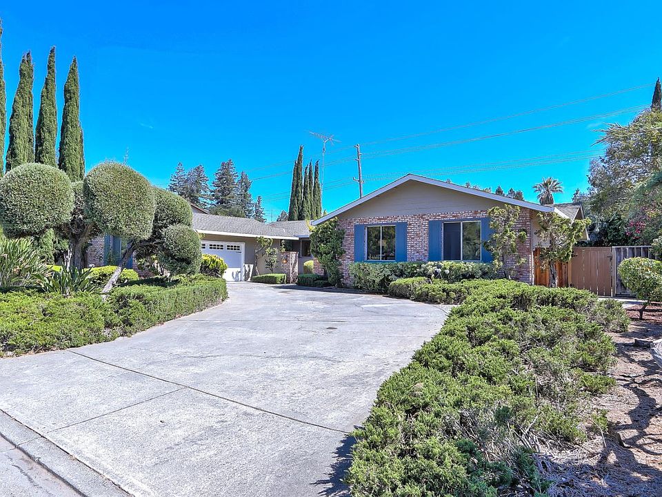 1st image of 20312 Williamsburg Ln
