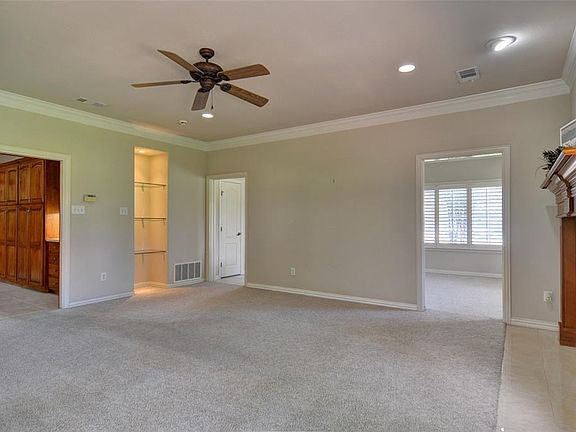2nd image of 1118 Country Club Ct