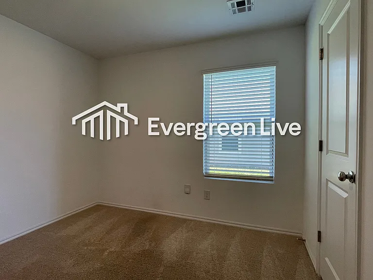 2208 Bleeker St — Photo 13