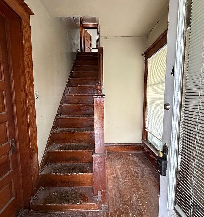 1st image of 713 2nd St #4