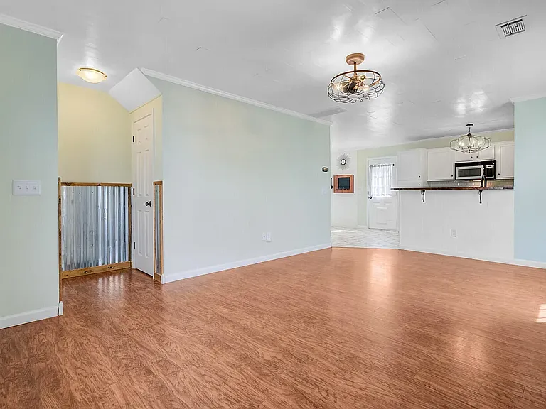 236 Emerald Isle Dr — Photo 13