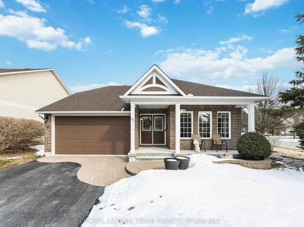 45 Burnstead Cres, Ottawa, ON K2M 2T4