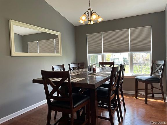 3rd image of 7574 Doral Dr