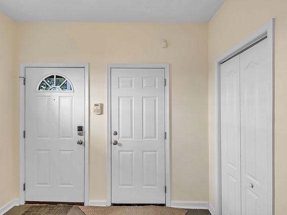 4th image of 8131 Redmon Rd #B