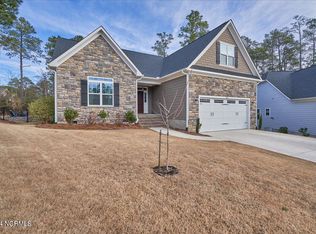 215 Sundew Ct, Southern Pines, NC 28387